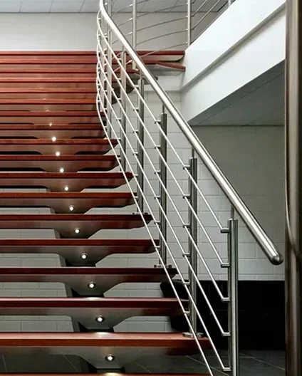 ステンレス手すりの塗装方法は？